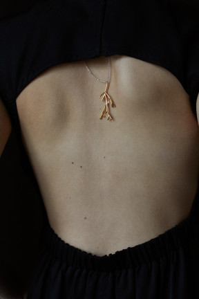 Koral Golden Dendrite Pendant Necklace